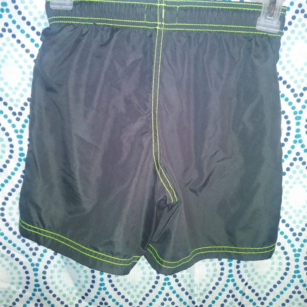 Shorts - Picture 3 of 3